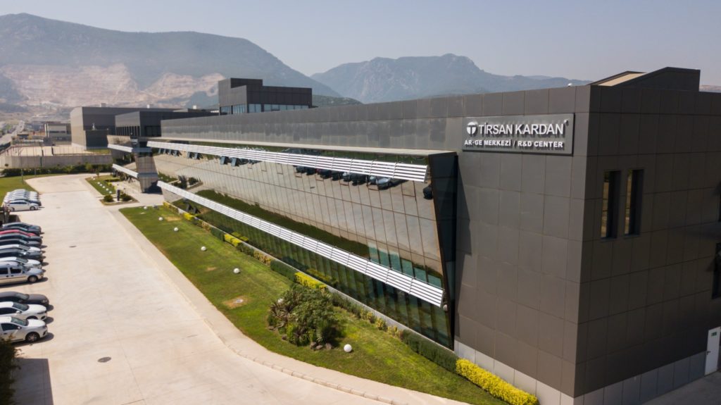 tirsan-threadinmotion-customer