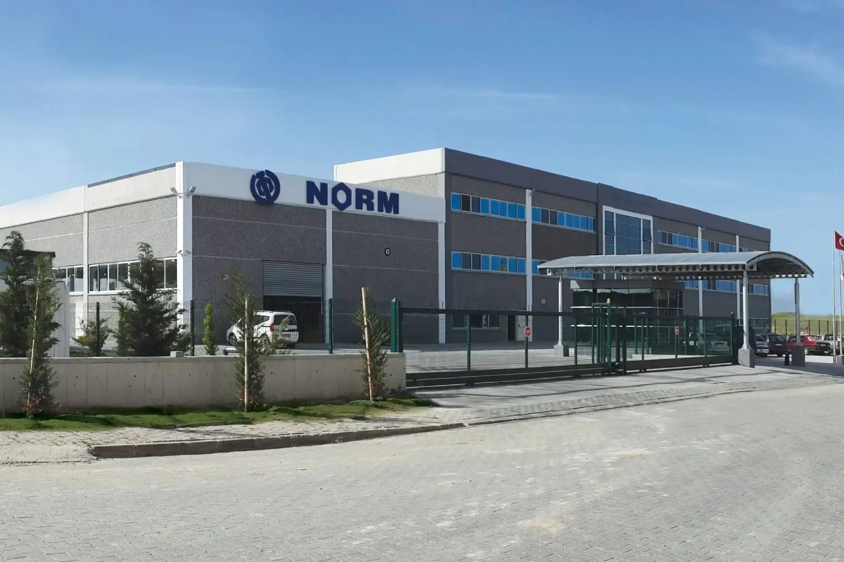 normholding-threadinmotion-customer